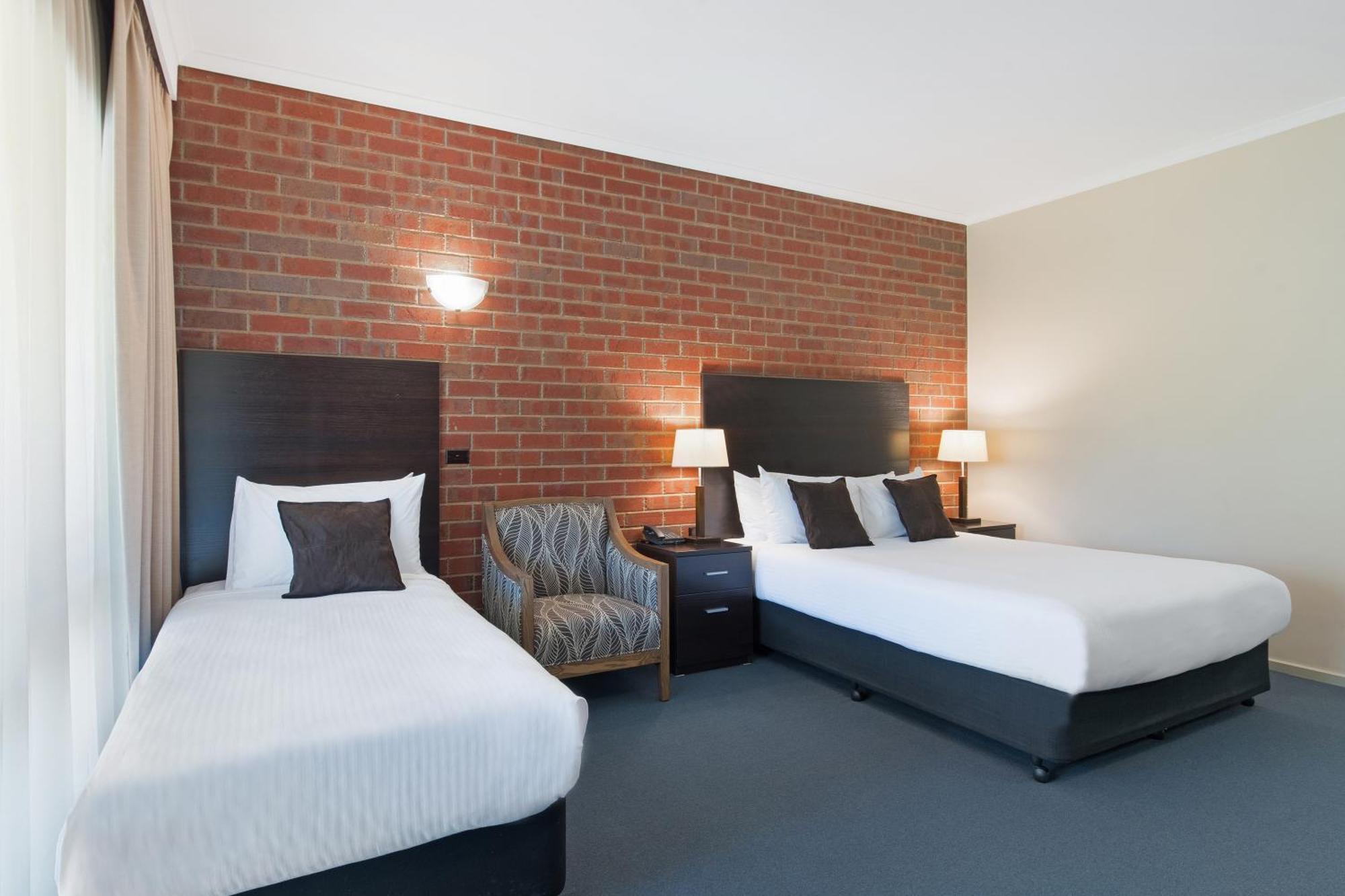 Burke And Wills Motor Inn Swan Hill Oda fotoğraf