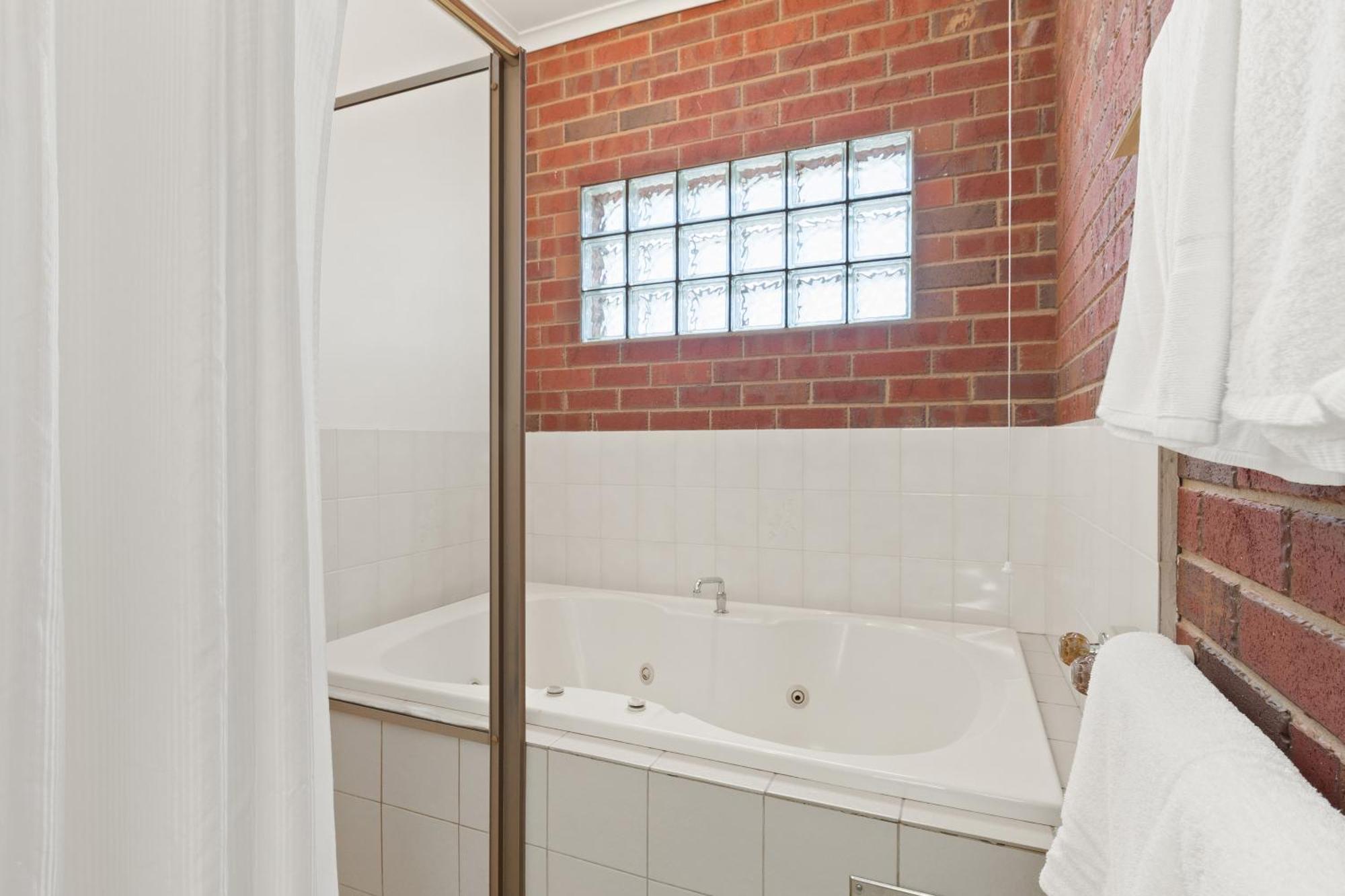 Burke And Wills Motor Inn Swan Hill Oda fotoğraf