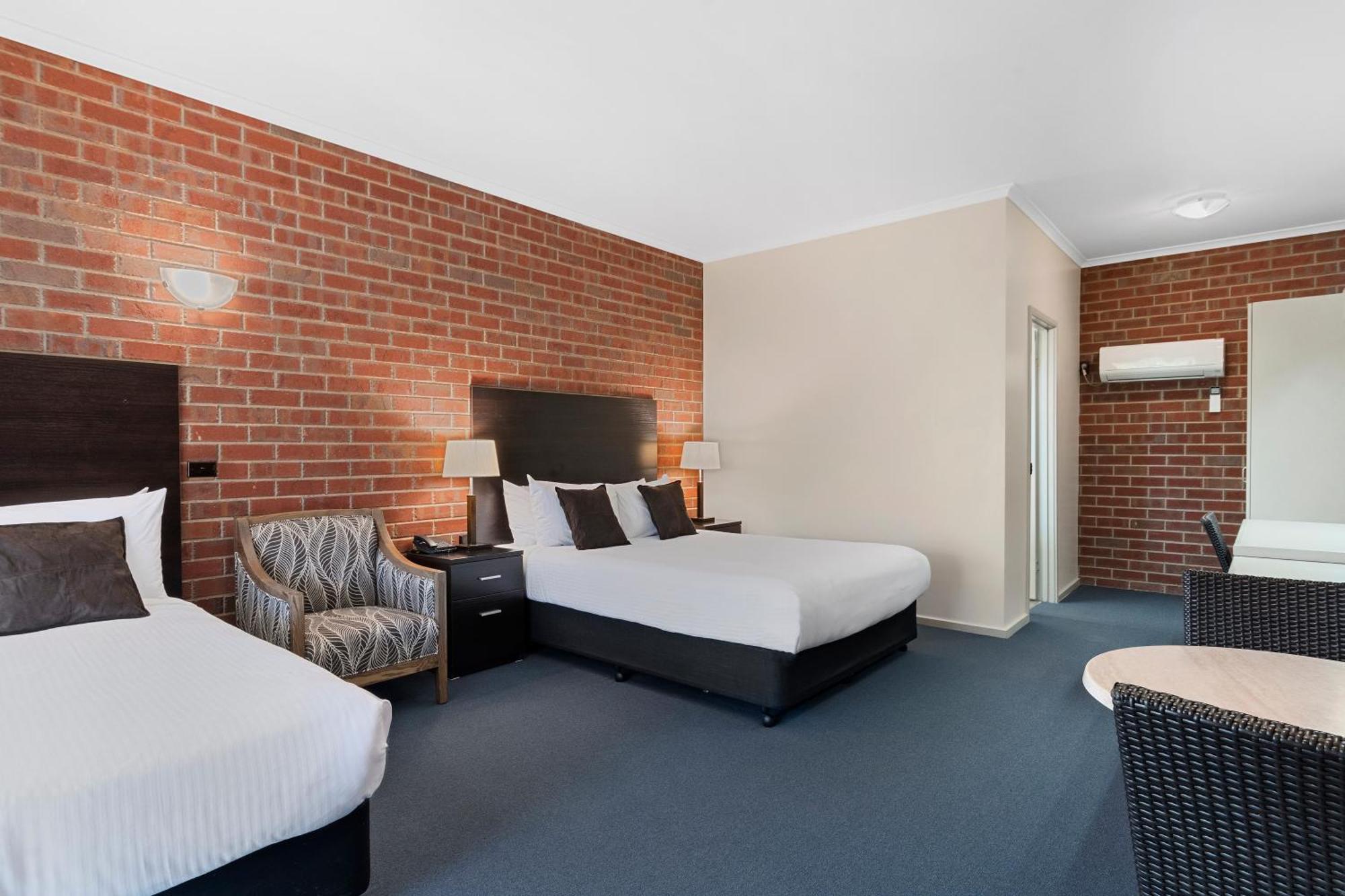 Burke And Wills Motor Inn Swan Hill Oda fotoğraf