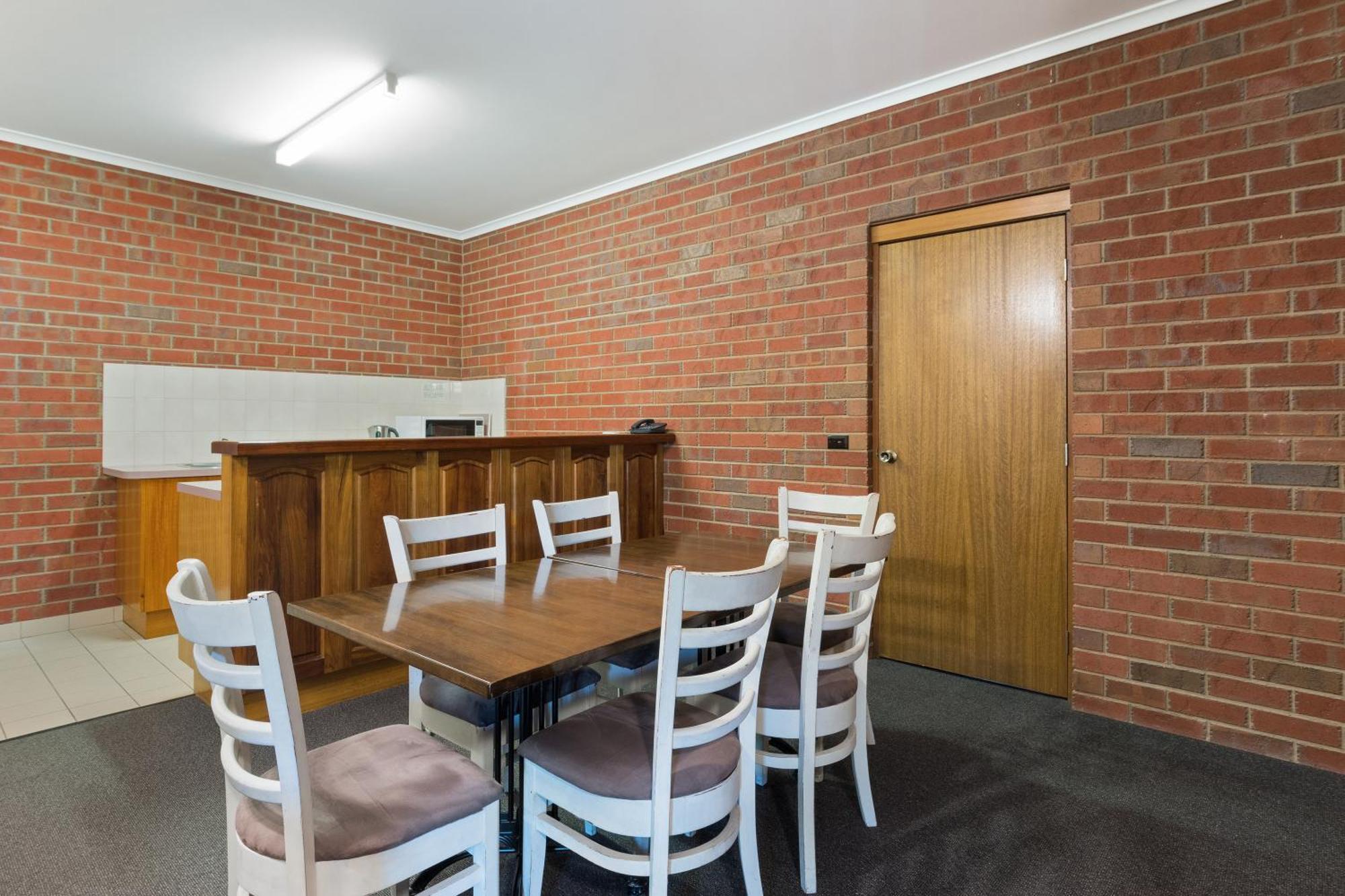 Burke And Wills Motor Inn Swan Hill Oda fotoğraf