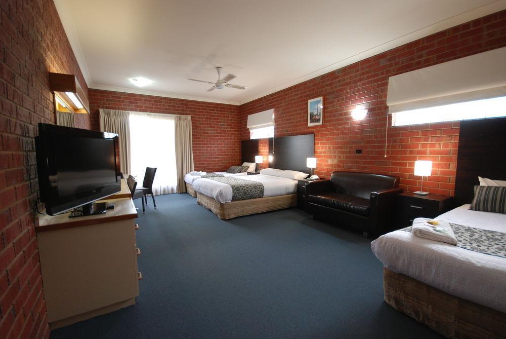 Burke And Wills Motor Inn Swan Hill Oda fotoğraf