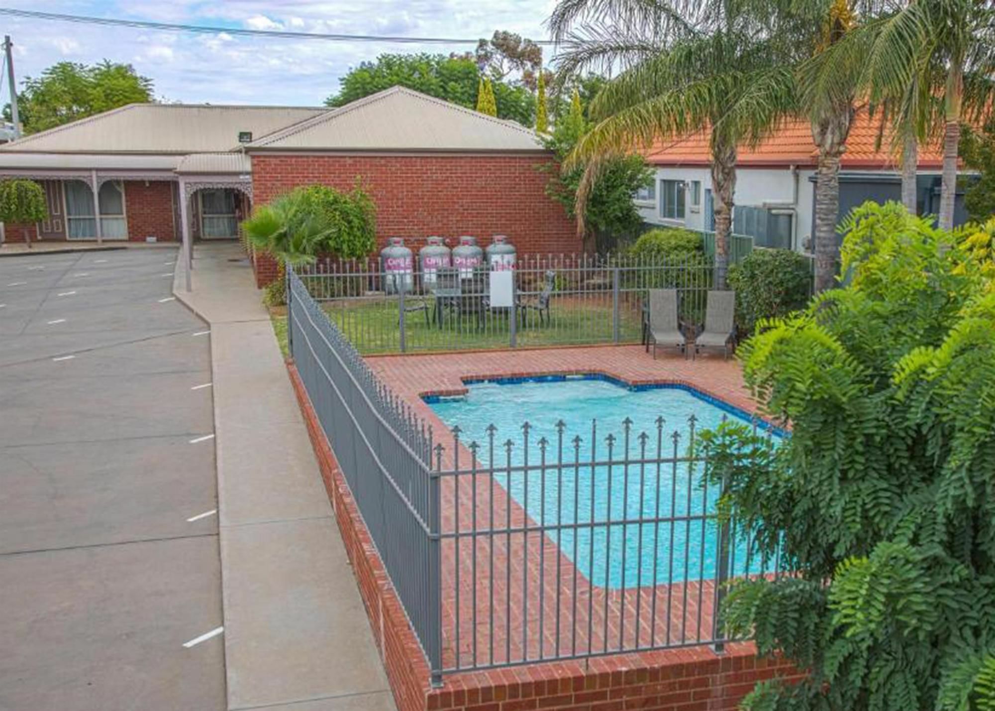 Burke And Wills Motor Inn Swan Hill Dış mekan fotoğraf